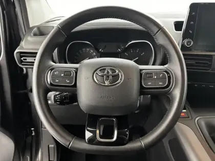 Photo 72 Toyota Proace  City Verso Medium 1.2L 110 VVT-i BVM6