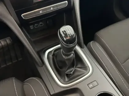 Photo 21 Renault Megane Mégane IV Estate Blue dCi 115 utilitaire 2 places société