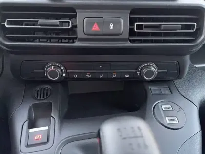 Photo 19 Peugeot Partner  FOURGON M 650 KG BLUEHDI 100 S&S BVM6