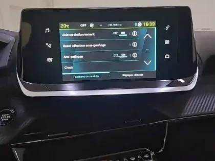 Photo 20 Peugeot 2008  Moteur électrique 136 ch