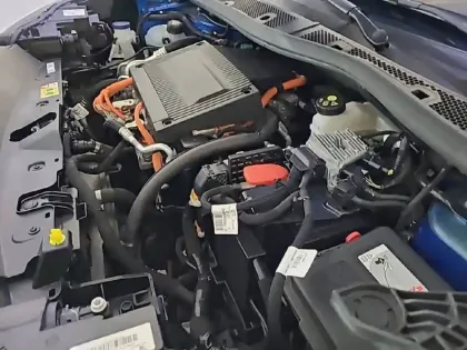 Photo 14 Peugeot 2008  Moteur électrique 136 ch