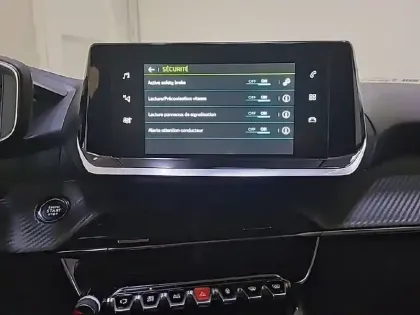 Photo 21 Peugeot 2008  Moteur électrique 136 ch