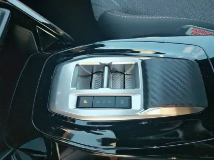 Photo 34 Peugeot 2008  Hybrid 145 e-DCS6