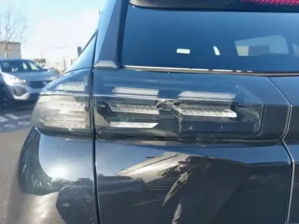 Photo 37 Peugeot 2008  Hybrid 145 e-DCS6