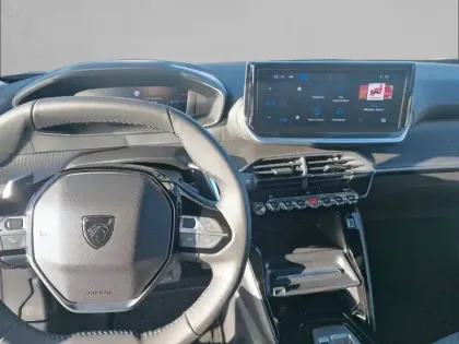 Photo 7 Peugeot 2008  Hybrid 145 e-DCS6