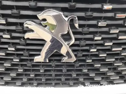 Photo 15 Peugeot 2008  PureTech 130 S&S BVM6 Allure