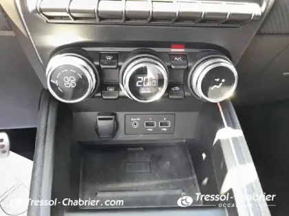 Photo 12 Renault Clio  E-Tech 140 - 21 R.S. Line