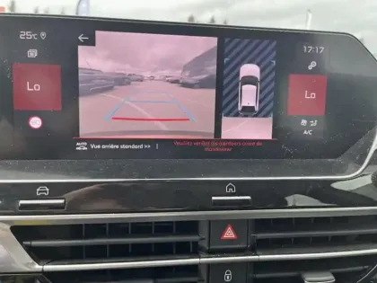 Photo 25 Citroën C4  BlueHDi 130 S&S EAT8 Shine Pack