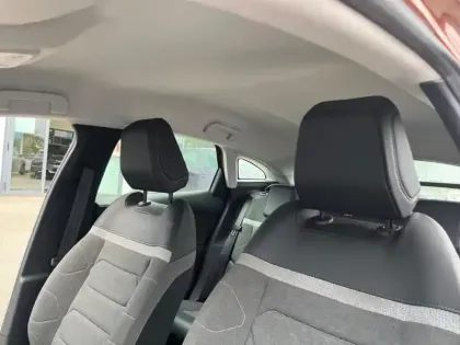 Photo 24 Citroën C4  BlueHDi 130 S&S EAT8 Shine Pack