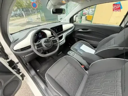 Photo 14 Fiat 500  e 118ch Pack Confort MY23 Camera