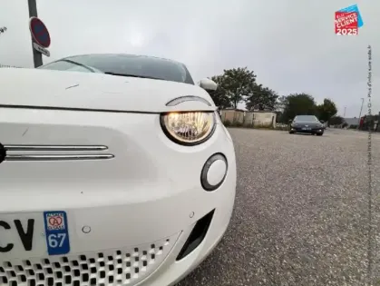 Photo 12 Fiat 500  e 118ch Pack Confort MY23 Camera