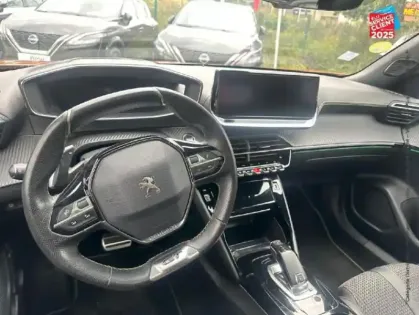 Photo 14 Peugeot 2008  1.5 BlueHDi 130ch S&S GT Line EAT8 7cv