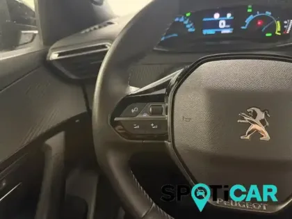 Photo 13 Peugeot 2008  e- 136ch Style
