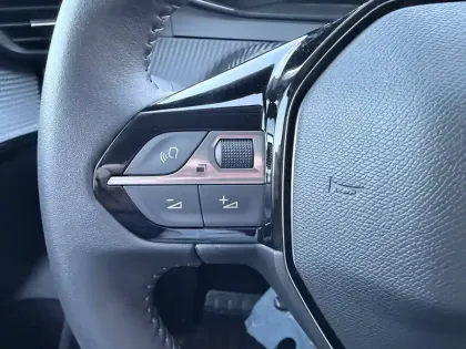 Photo 39 Peugeot 208  Electrique 50 kWh 136ch