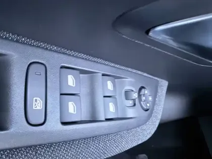 Photo 54 Peugeot 208  Electrique 50 kWh 136ch