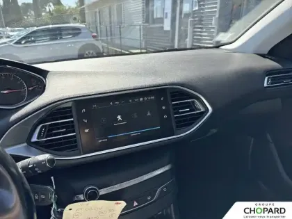 Photo 13 Peugeot 308  1.2 PureTech 110ch S&S BVM5