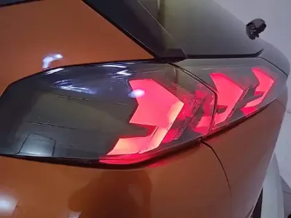 Photo 21 Peugeot 2008  BlueHDi 130 S&S EAT8