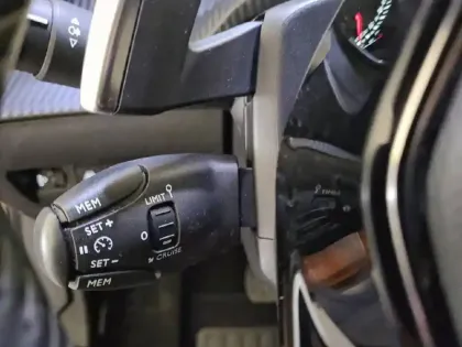 Photo 13 Peugeot 2008  BlueHDi 130 S&S EAT8