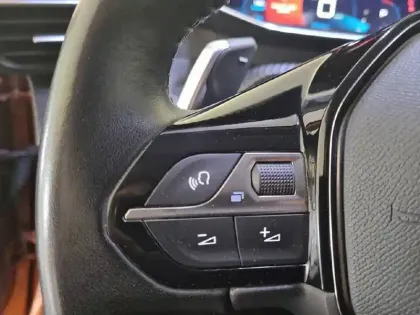 Photo 49 Peugeot 2008  BlueHDi 130 S&S EAT8