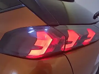 Photo 74 Peugeot 2008  BlueHDi 130 S&S EAT8