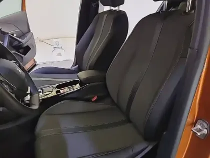 Photo 15 Peugeot 2008  BlueHDi 130 S&S EAT8