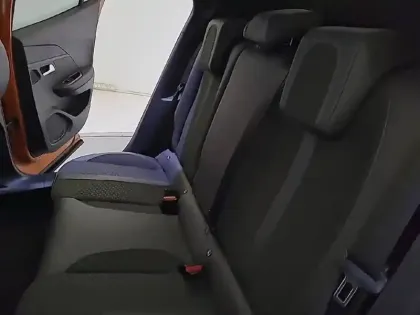 Photo 34 Peugeot 2008  BlueHDi 130 S&S EAT8