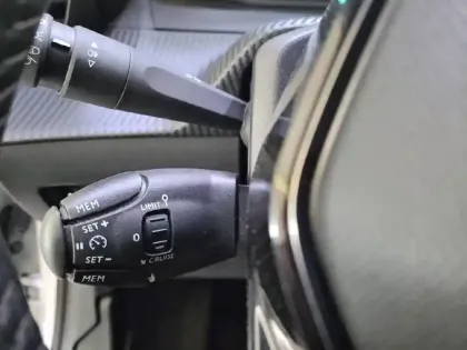 Photo 24 Peugeot 208  Electrique 50 kWh 136ch