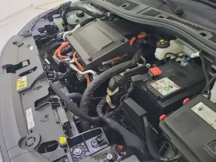 Photo 14 Peugeot 208  Electrique 50 kWh 136ch