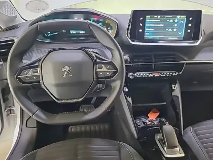 Photo 7 Peugeot 208  Electrique 50 kWh 136ch