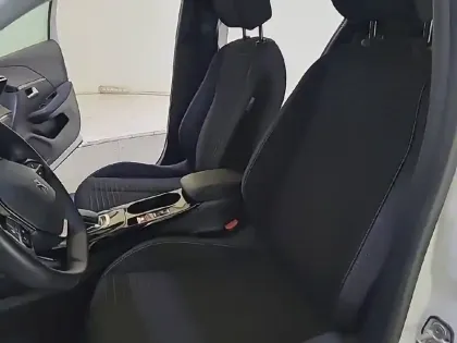 Photo 10 Peugeot 208  Electrique 50 kWh 136ch