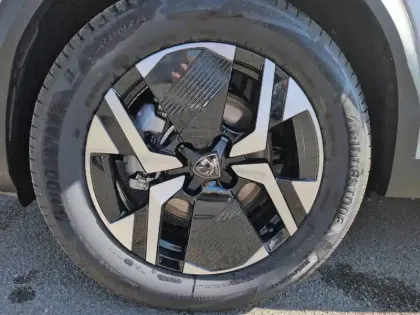 Photo 35 Peugeot 2008  Hybrid 145 e-DCS6