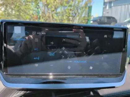 Photo 43 Peugeot 2008  Hybrid 145 e-DCS6