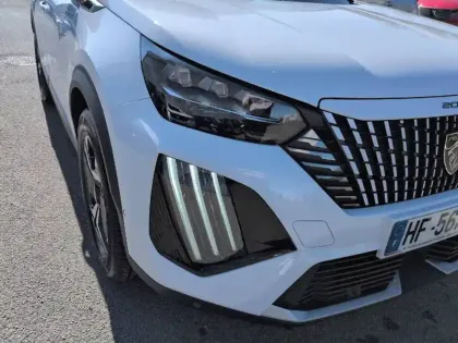 Photo 38 Peugeot 2008  Hybrid 145 e-DCS6