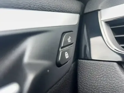 Photo 76 BMW X1  xDrive 25e 220 ch BVA6