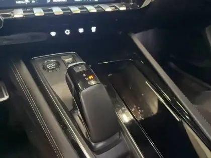 Photo 12 Peugeot 508  SW Hybrid 225 e-EAT8