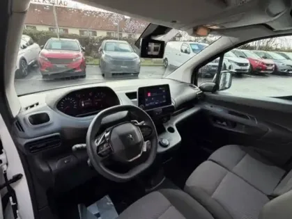 Photo 12 Peugeot Partner  FOURGON STANDARD 650 KG BLUEHDI 130 S&S EAT8