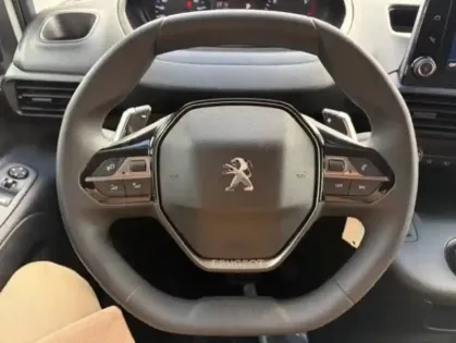 Photo 14 Peugeot Partner  FOURGON STANDARD 650 KG BLUEHDI 130 S&S EAT8