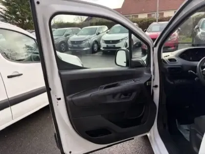 Photo 11 Peugeot Partner  FOURGON STANDARD 650 KG BLUEHDI 130 S&S EAT8