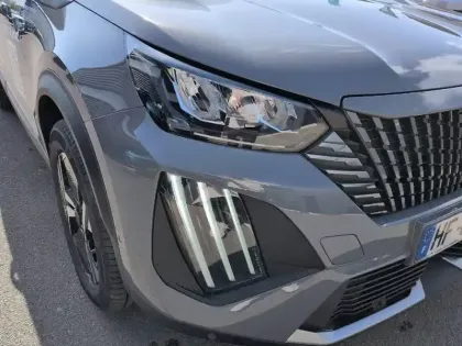 Photo 38 Peugeot 2008  Hybrid 145 e-DCS6