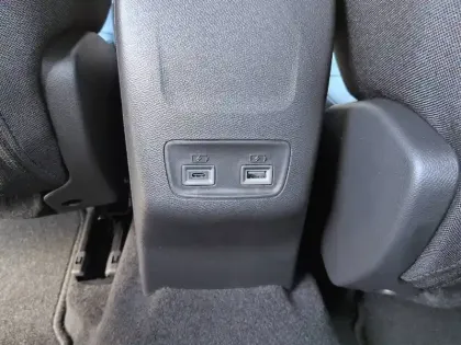 Photo 45 Peugeot 2008  Hybrid 145 e-DCS6