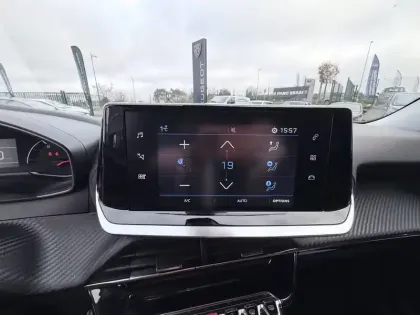 Photo 22 Peugeot 2008  PureTech 130 S&S BVM6