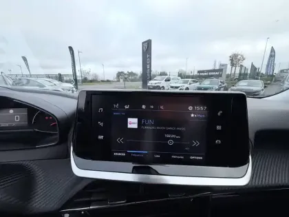 Photo 17 Peugeot 2008  PureTech 130 S&S BVM6