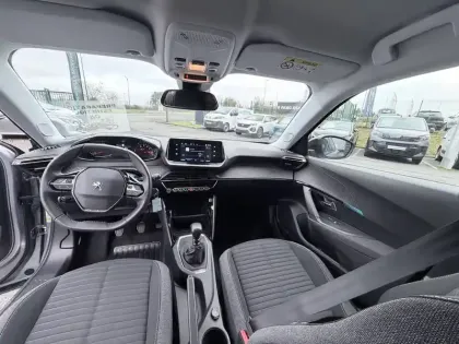 Photo 6 Peugeot 2008  PureTech 130 S&S BVM6