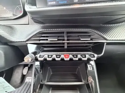 Photo 18 Peugeot 2008  PureTech 130 S&S BVM6