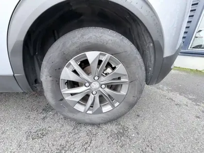 Photo 40 Peugeot 2008  PureTech 130 S&S BVM6