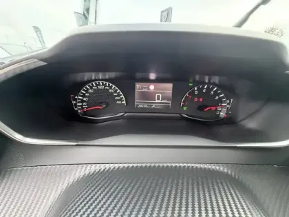 Photo 30 Peugeot 2008  PureTech 130 S&S BVM6