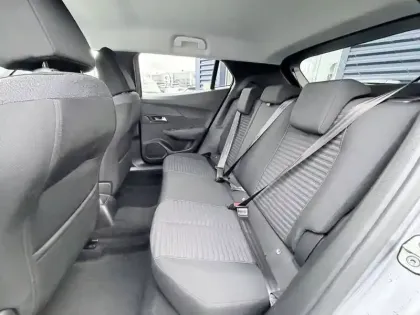 Photo 15 Peugeot 2008  PureTech 130 S&S BVM6