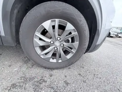 Photo 42 Peugeot 2008  PureTech 130 S&S BVM6