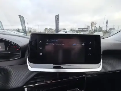 Photo 28 Peugeot 2008  PureTech 130 S&S BVM6