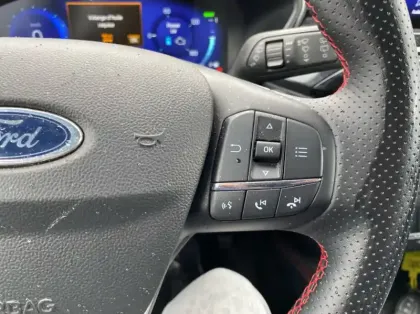 Photo 17 Ford Kuga 2.5 Duratec 190ch FHEV E85 ST-Line BVA